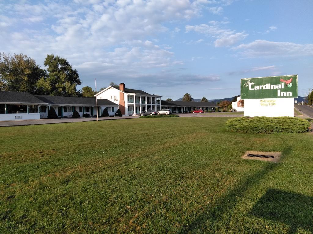 The Cardinal Inn Лурей Екстериор снимка